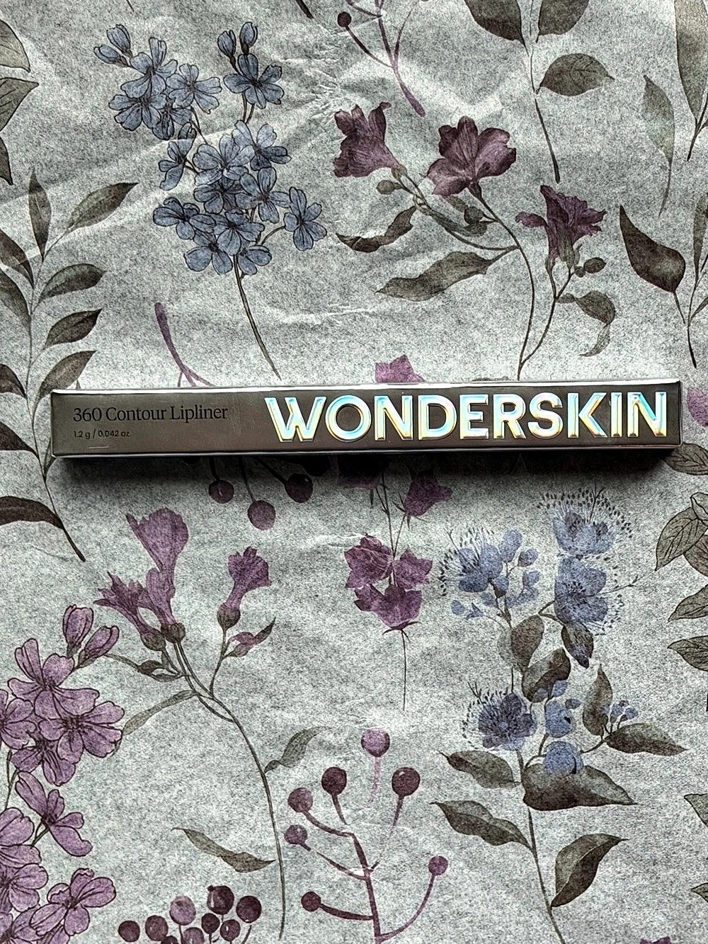 Wonderskin 360 Contour Lipliner in Red